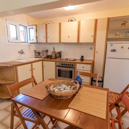 Pine Trees Apartment Preveza Bagian luar foto