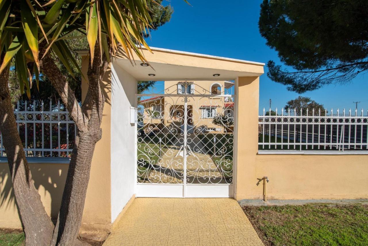 Pine Trees Apartment Preveza Bagian luar foto