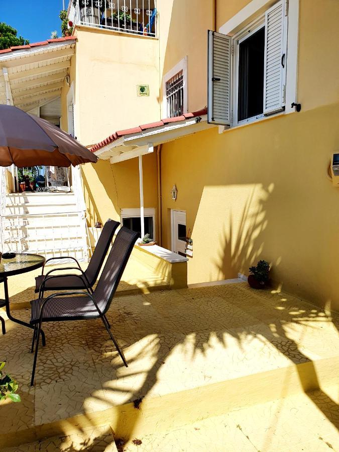Pine Trees Apartment Preveza Bagian luar foto