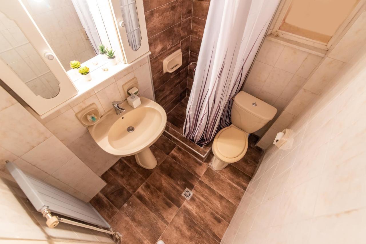 Pine Trees Apartment Preveza Bagian luar foto