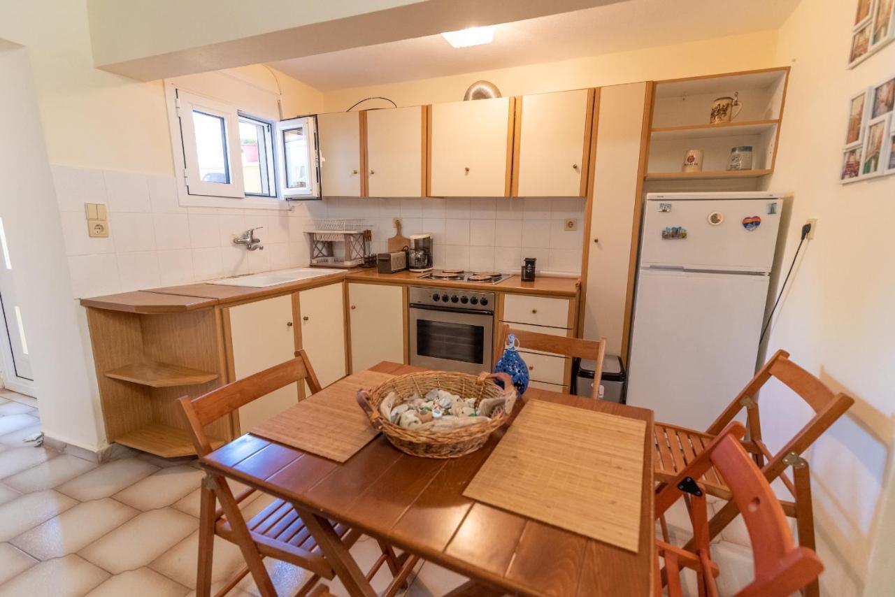 Pine Trees Apartment Preveza Bagian luar foto